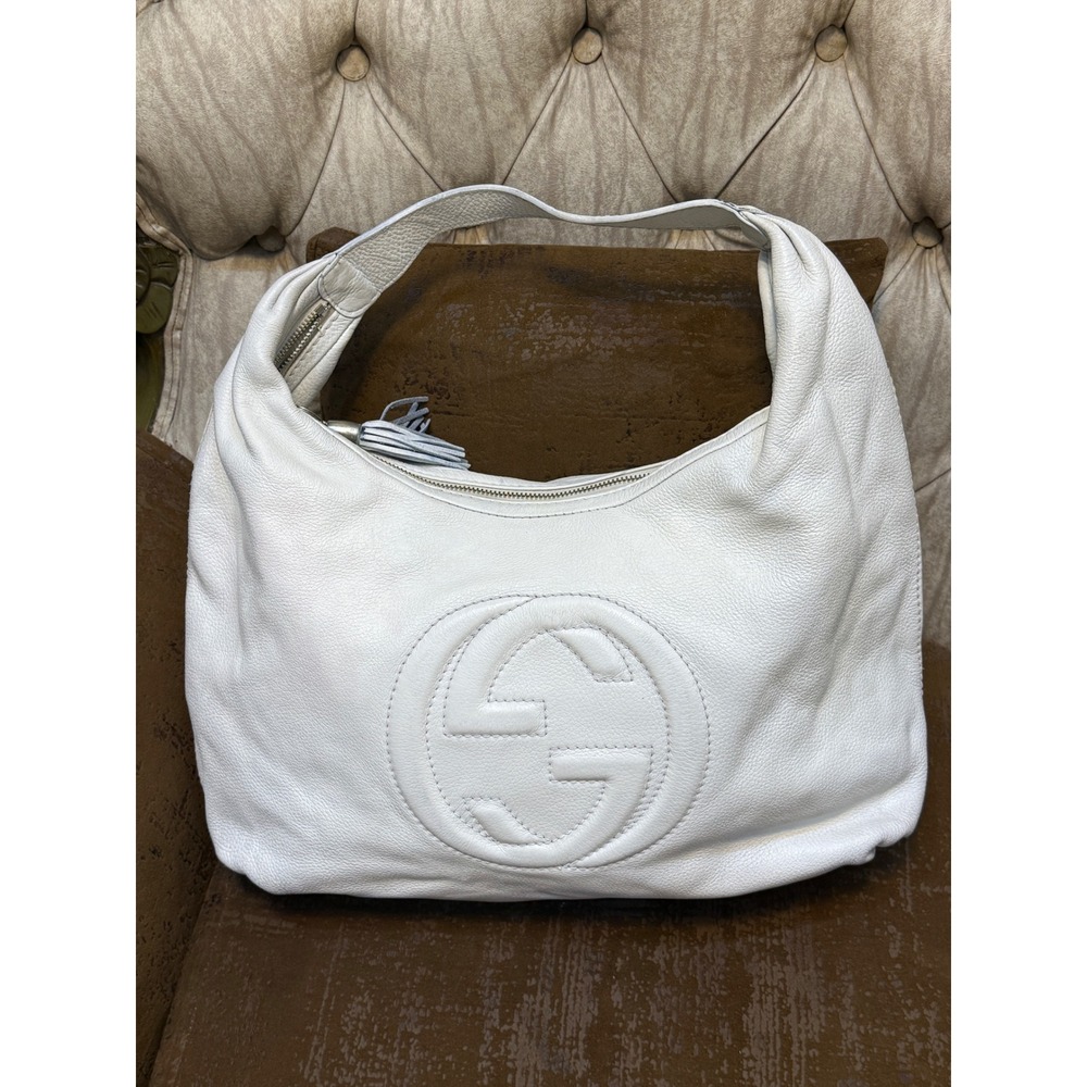 Gucci Soho White Pebbled Leather Hobo Bag Embossed Logo Tassel 282304 1086